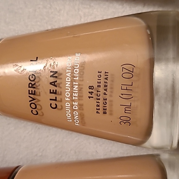 COVERGIRL MAKEUP BUNDLE OF 7 ITEMS - Picture 3 of 13